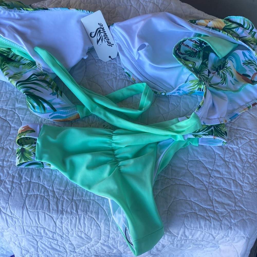 Swimsuit - Picture 5 of 5